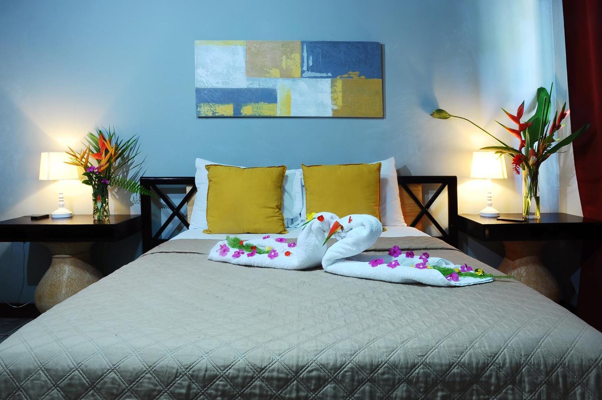 Private Fully Furnished Home At Wide Mouth Frog Hostel 奎波斯城 外观 照片