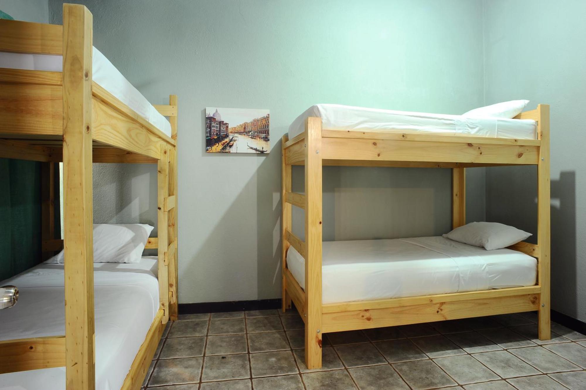 Private Fully Furnished Home At Wide Mouth Frog Hostel 奎波斯城 外观 照片