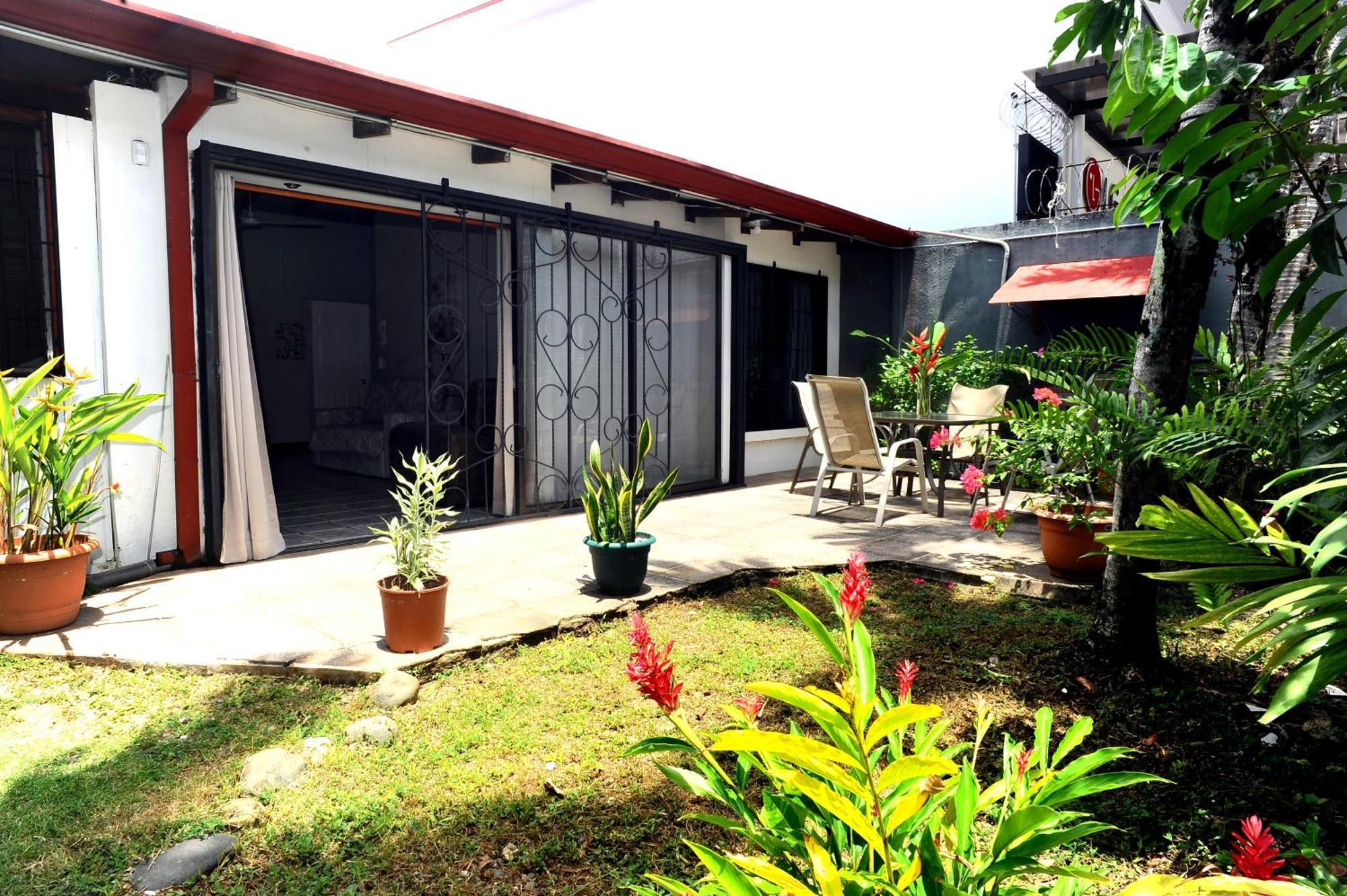 Private Fully Furnished Home At Wide Mouth Frog Hostel 奎波斯城 外观 照片