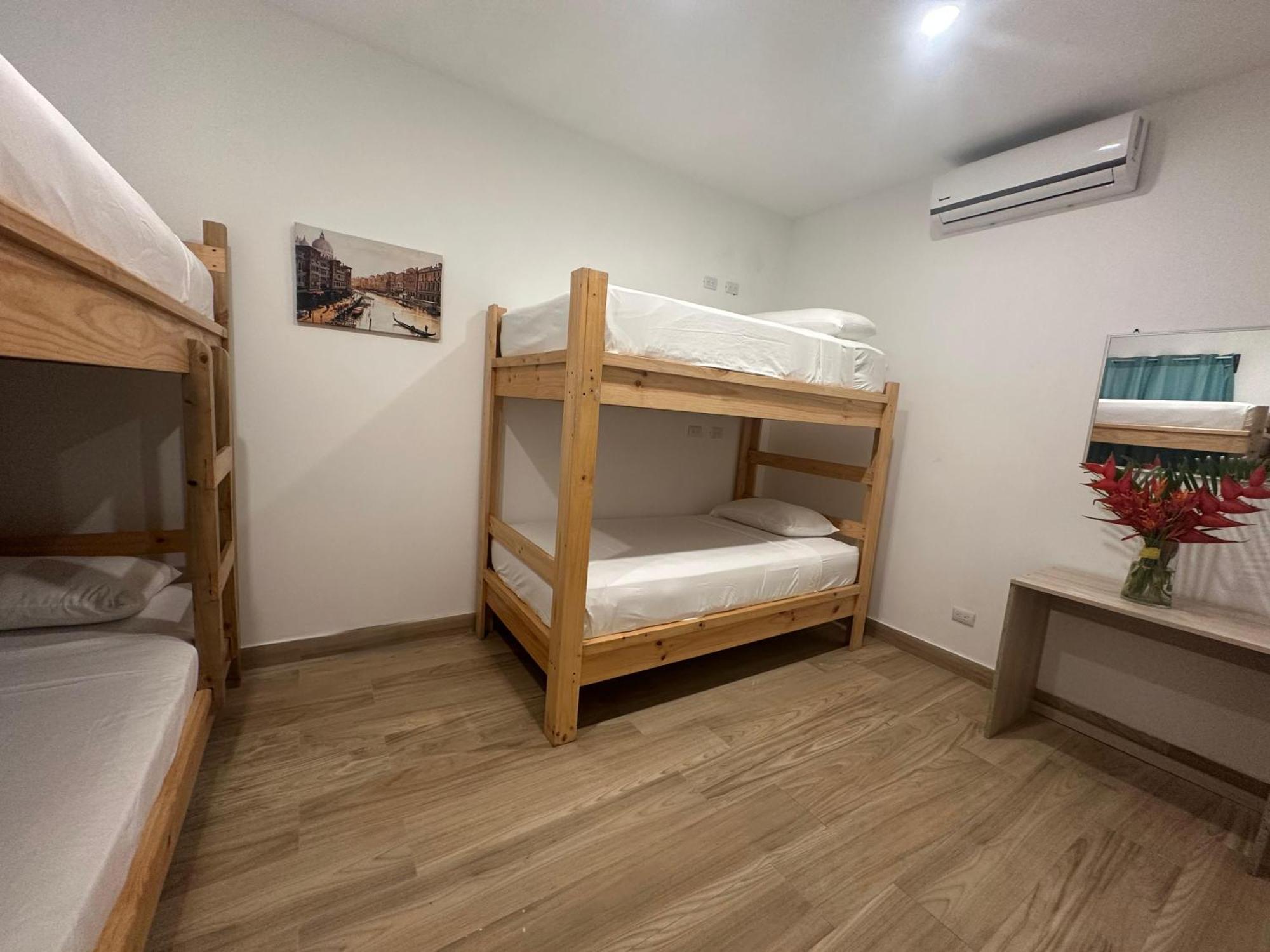 Private Fully Furnished Home At Wide Mouth Frog Hostel 奎波斯城 外观 照片